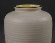 Ilkra, Vase