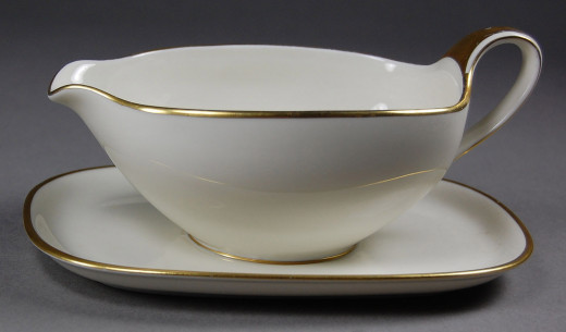 Eschenbach, tableware nn; gravy boat with att. underplate