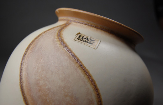 Bay, Vase