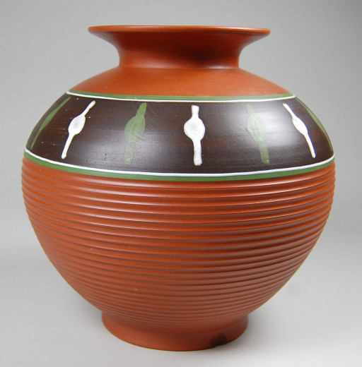 Ilkra, Vase