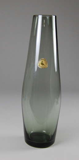 Taube, Alfred; vase