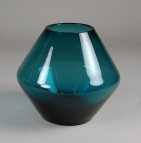 Taube, Alfred; vase