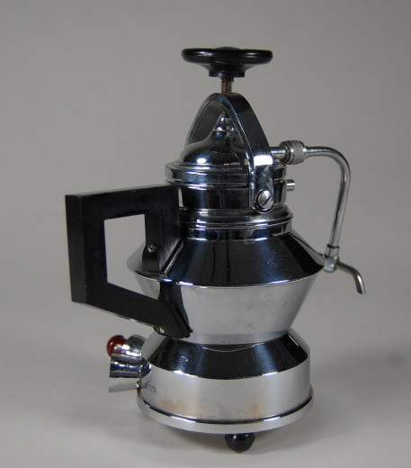 F.A.E.D.E.S.; Espressomaschine