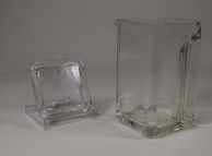 Vereinigte Lausitzer Glaswerke, Kubus-Geschirr, Krug sowie Deckel; WV 291