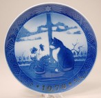 Royal Copenhagen, wall plate Christmas Rose and Cat 1970