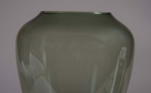 Taube, Alfred; vase