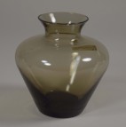 Taube, Alfred; Vase