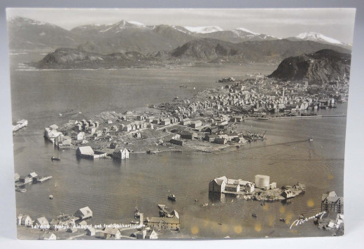 lesund set fra Sukkertoppen - picture postcard from war